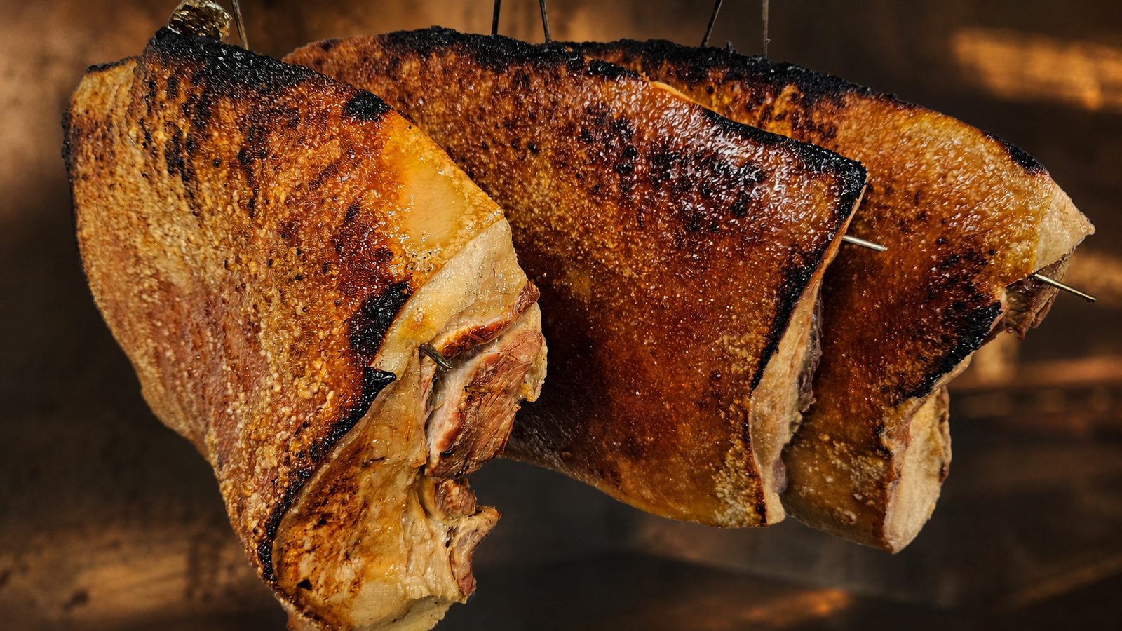 Roast suckling pig with crispy crackling