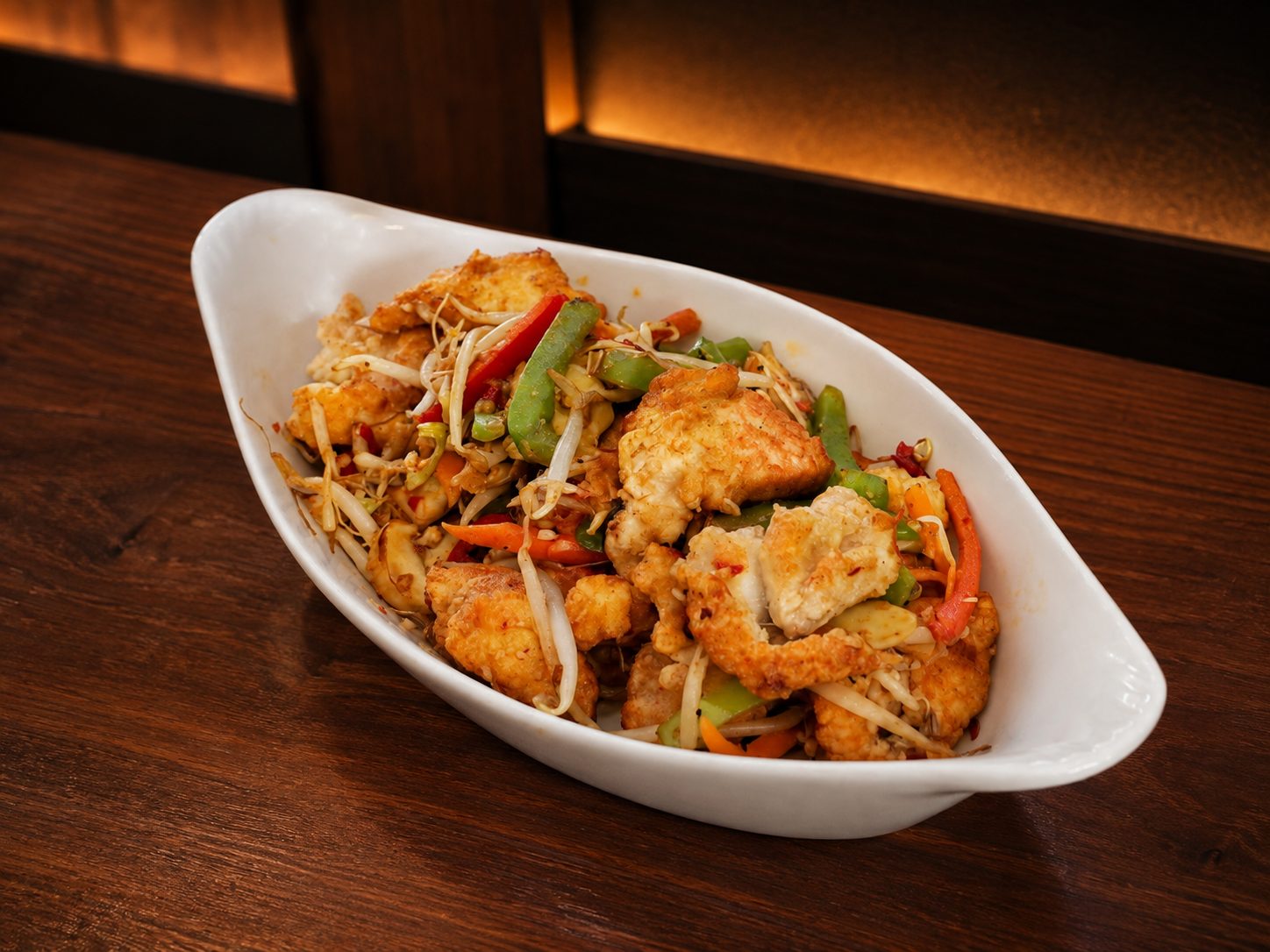 Chui Yim Kei — crispy chicken with vegetables