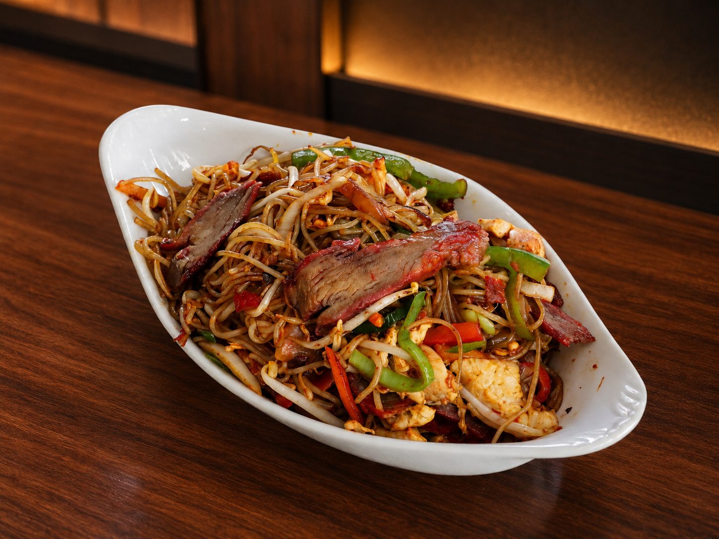 Mihoen à la Fook Chow with meat in spicy sauce